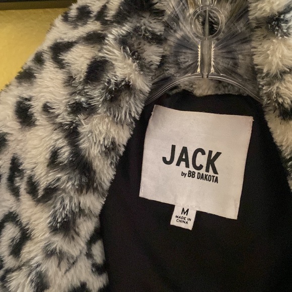 BB DAKOTA animal print coat - Picture 3 of 3